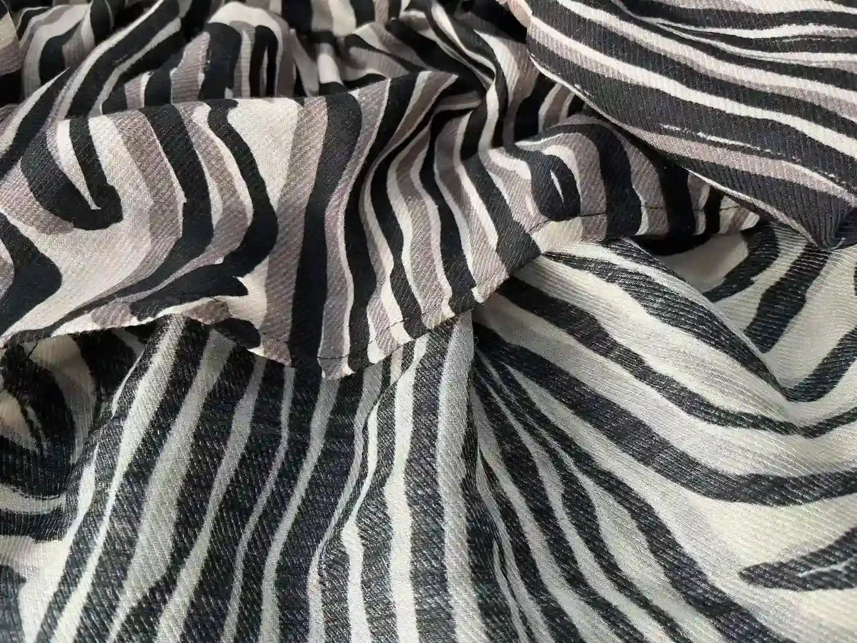 17.5mm 75% Wool 25% Silk Twill